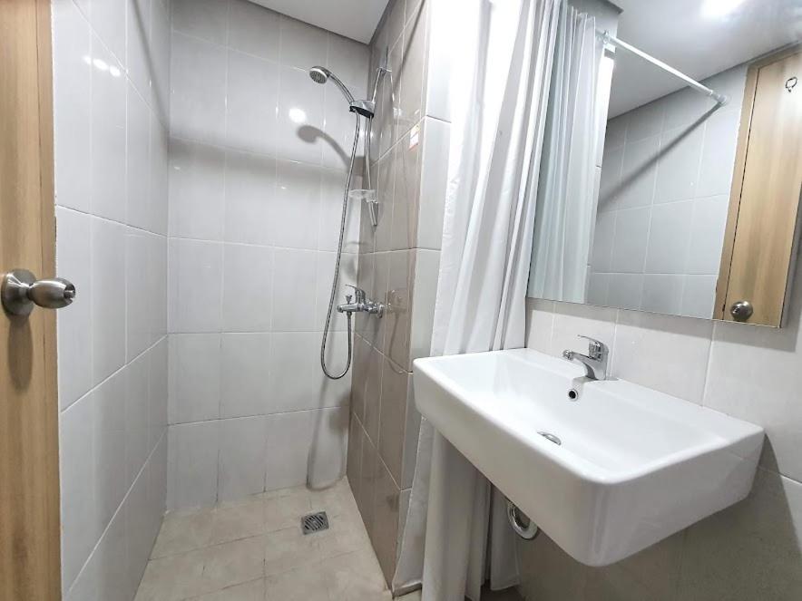 Padina Suites Tangerang Phòng bức ảnh