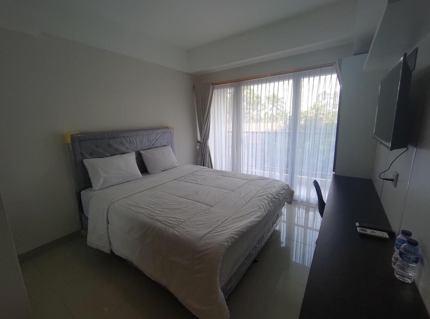 Padina Suites Tangerang Phòng bức ảnh